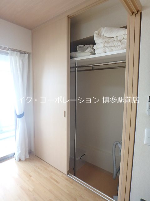 同物件、別部屋の写真です。家電等はございません。 エステート・モア・天神 その他3