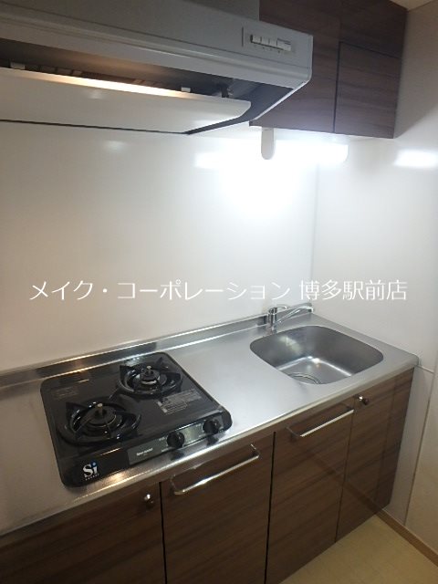 同物件、別部屋の写真です。 エステート・モア・天神 キッチン