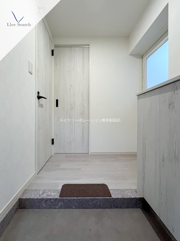 エメラルドマンション比恵 玄関