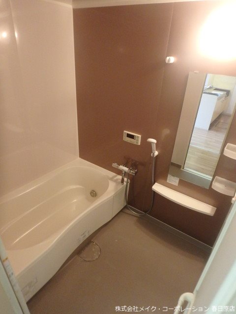 写真は同型タイプ クレベール8 B棟 風呂画像