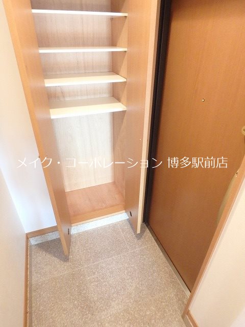 ピュアドーム博多ルネサンス 玄関