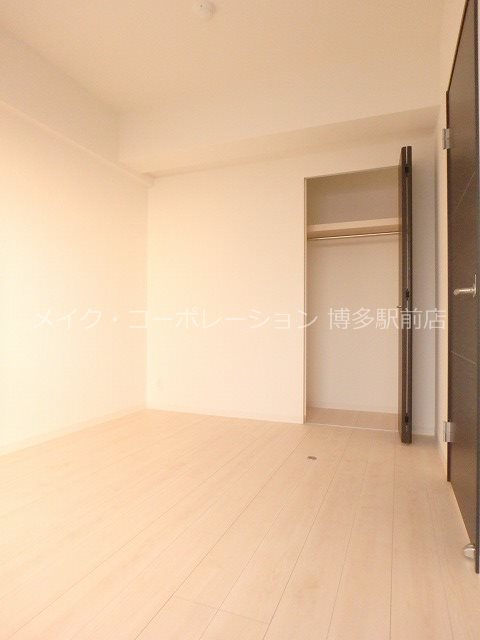 ベッドルーム レフィナード博多 ベッドルーム