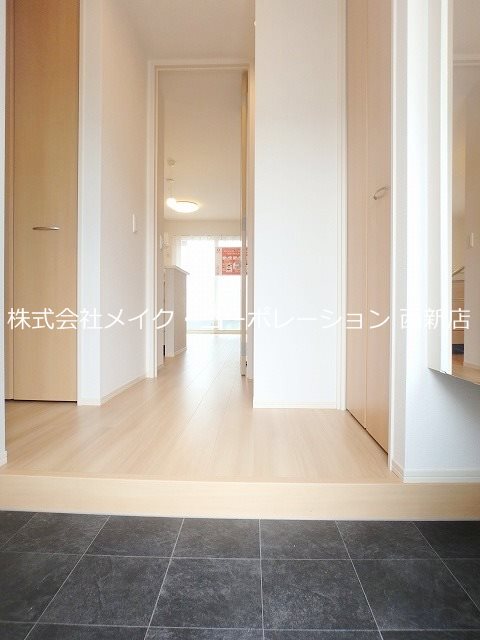 玄関 Avenir cour A棟 玄関