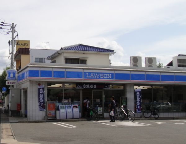 Avenir　cour　A棟 コンビニ