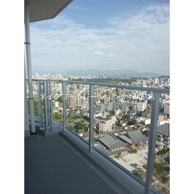 ラクレイス西新レジデンシャルタワー ベランダ