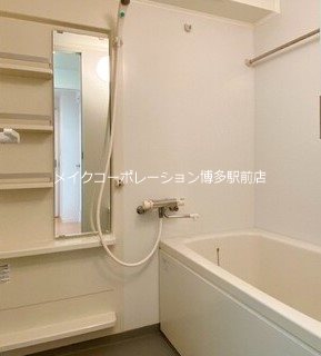 ラドゥーナ・ビルディング 風呂画像