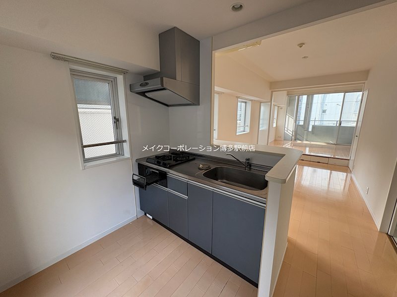 キッチン ラドゥーナ・ビルディング キッチン