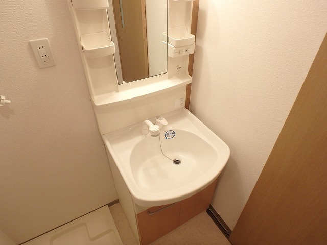 同物件、別間取りの写真です。 カマラード吉塚 その他4