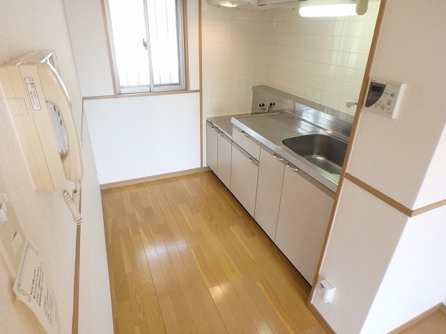 同物件、別間取りの写真です。 カマラード吉塚 キッチン