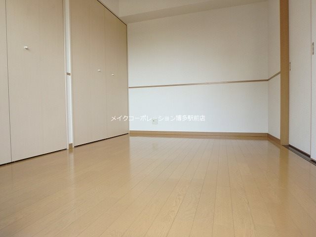 同物件、別間取りの写真です。 カマラード吉塚 ベッドルーム