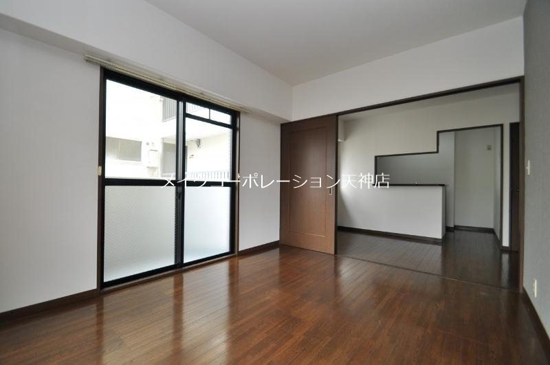 エステート・モア博多 リビング