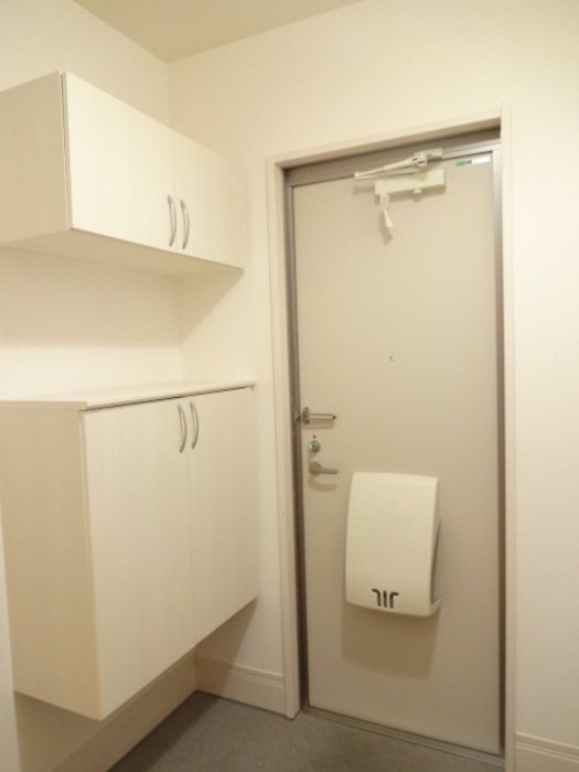 玄関 モダンコート野多目 B棟 玄関