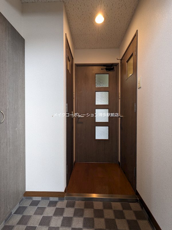 玄関 ロイヤル天神東 玄関