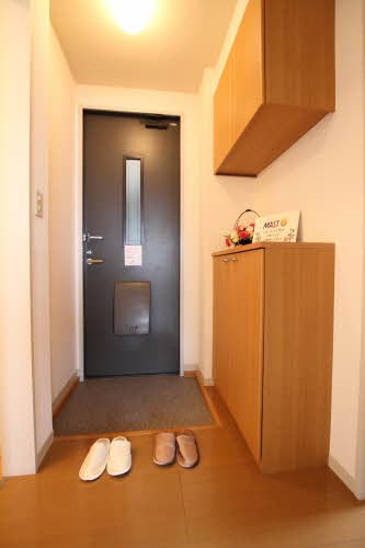 玄関 メゾン・メルヴェーユC棟 玄関