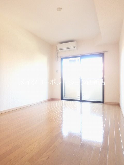 UMIBE BLD. リビング