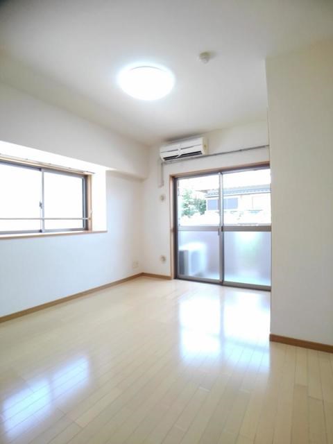 写真は同型タイプ サンセール・クミ リビング