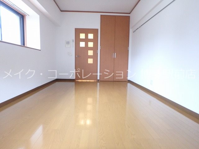 ※出窓は無し ロイヤル博多駅東 リビング