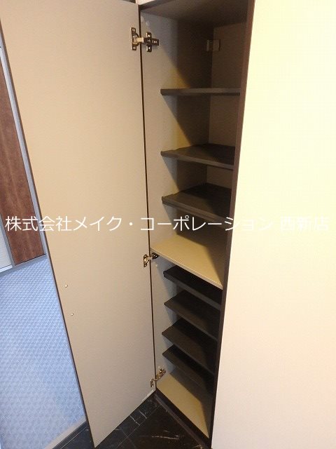 アンピオ次郎丸弐番館～ネット無料～ 玄関