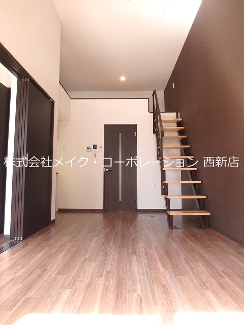 アンピオ次郎丸弐番館～ネット無料～ リビング