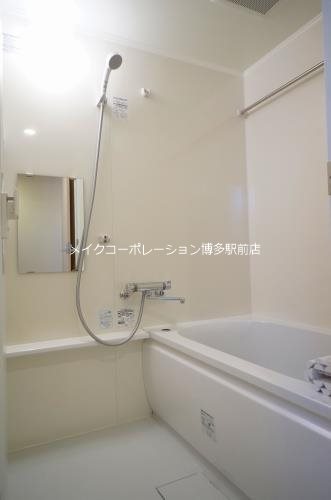 ※入居中の為別部屋写真使用現状優先 キルンズ博多駅南 風呂画像