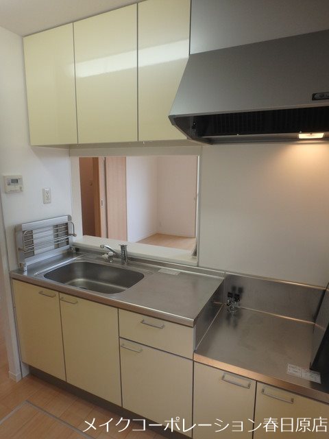 写真は同型タイプ メゾン8 B棟 キッチン