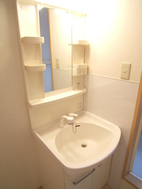 写真は同型タイプ セレッソ若葉台B棟 その他3