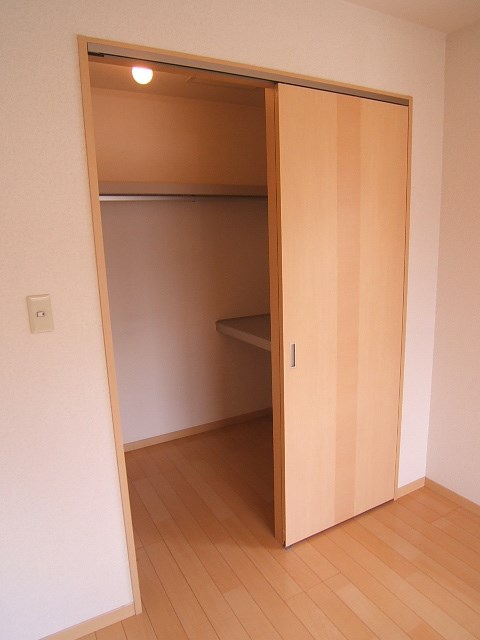 写真は同型タイプ セレッソ若葉台B棟 その他4