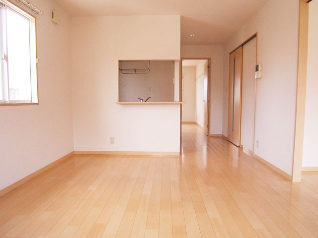 写真は同型タイプ セレッソ若葉台B棟 リビング