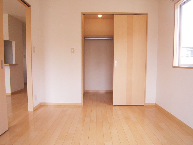 写真は同型タイプ セレッソ若葉台B棟 ベッドルーム