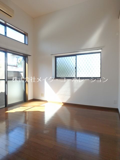 リビング グレイスハイツ神松寺 リビング