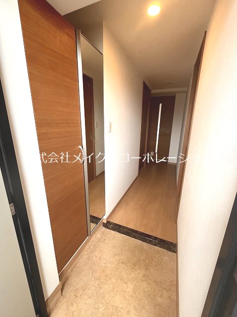 ウッドヴィレッジ城南 玄関