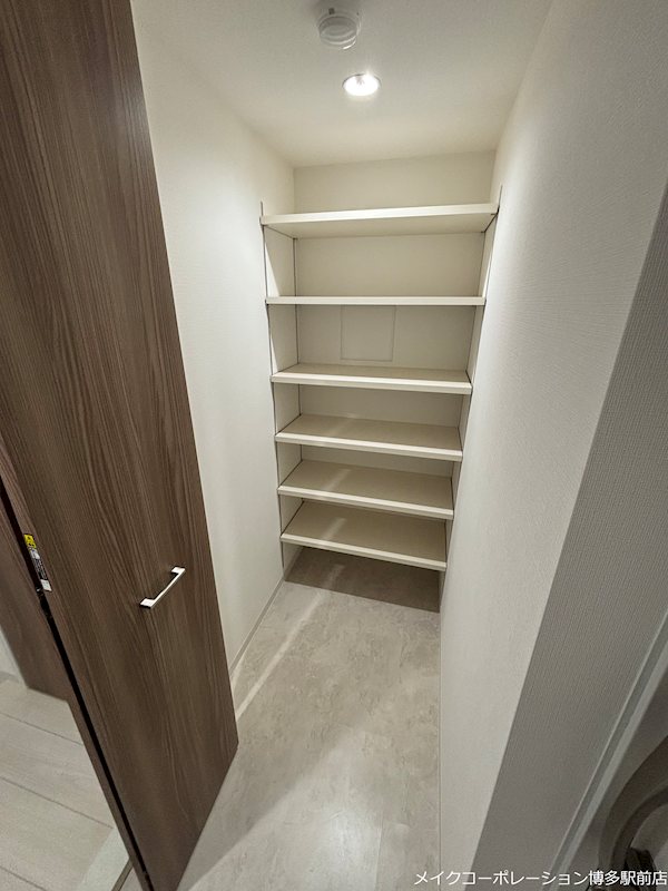 Pisces東比恵 玄関