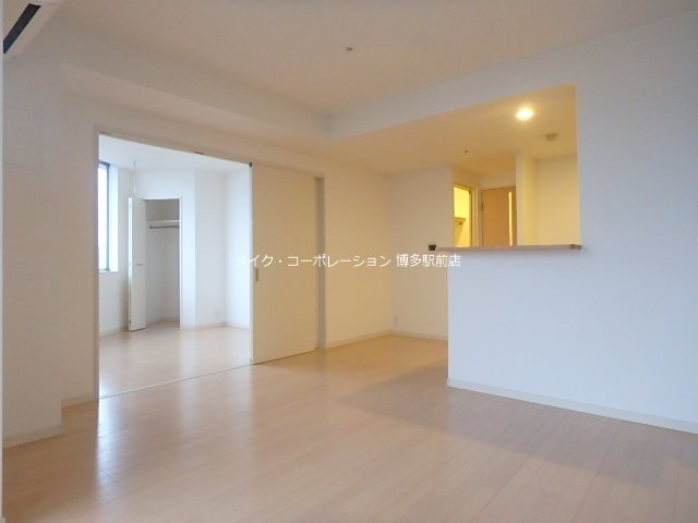 ラクレイス西新レジデンシャルタワー ベッドルーム