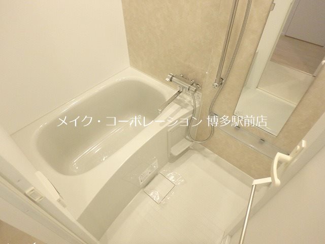 ※入居中の為別部屋写真使用現状優先 エンクレスト博多THE TIME 風呂画像