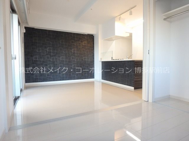 ヴィラ博丈下川端 リビング