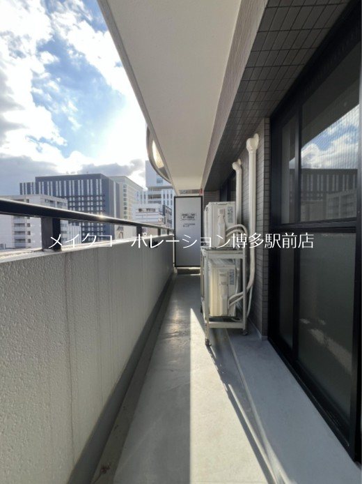 エステート・モア・天神AXIS(エステートモア天神アクシス)  ベランダ