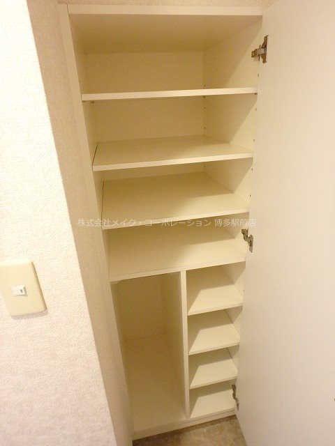 玄関 サヴォイジ・アトリウム 玄関