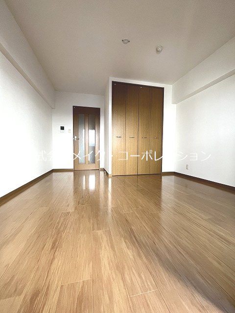 リビング ベルグランデ西新 リビング