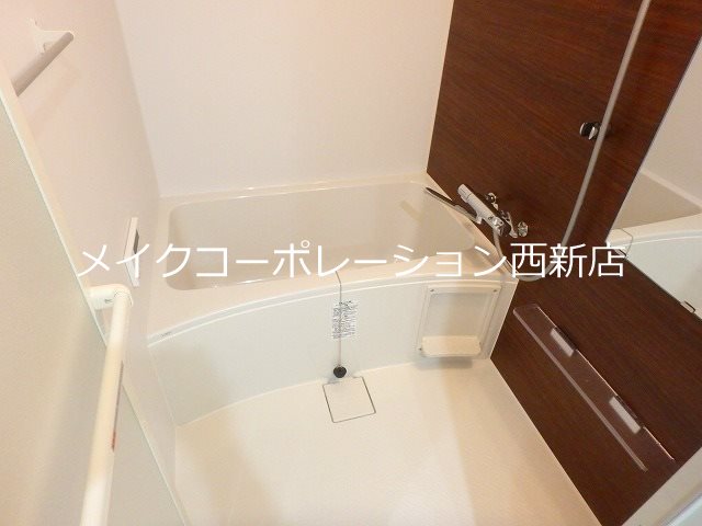 KL TOJIN EAST 風呂画像