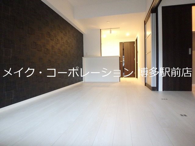 ソレイユルヴァン博多駅南 リビング