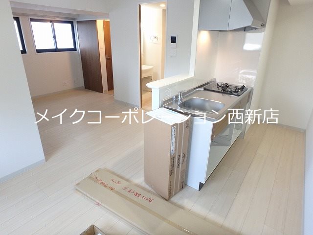 ※工事中の写真 APエルテージ西新【12号タイプ】 リビング