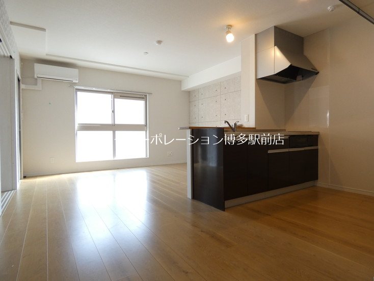 ロイズ大橋駅前 リビング