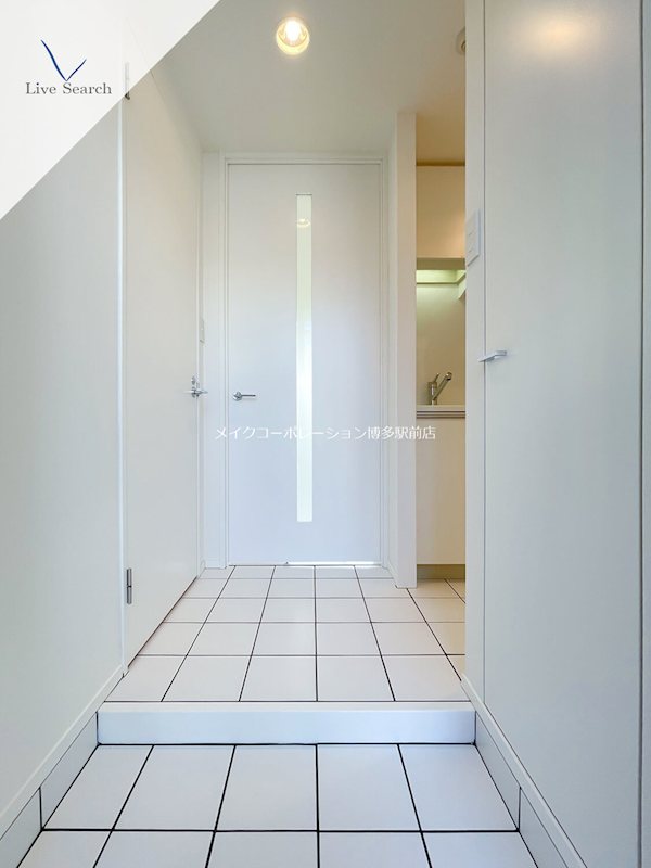 ナビールコート白金 玄関