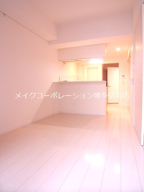 ラファセルフィーナ天神 リビング