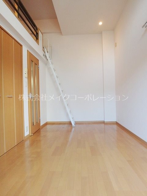 イル・グラッツィアマリーナⅠ  リビング