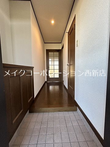 ホワイティ西新Ⅱ～ネット無料～ 玄関