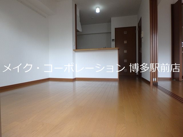 リビング アンセスタ空港南 リビング