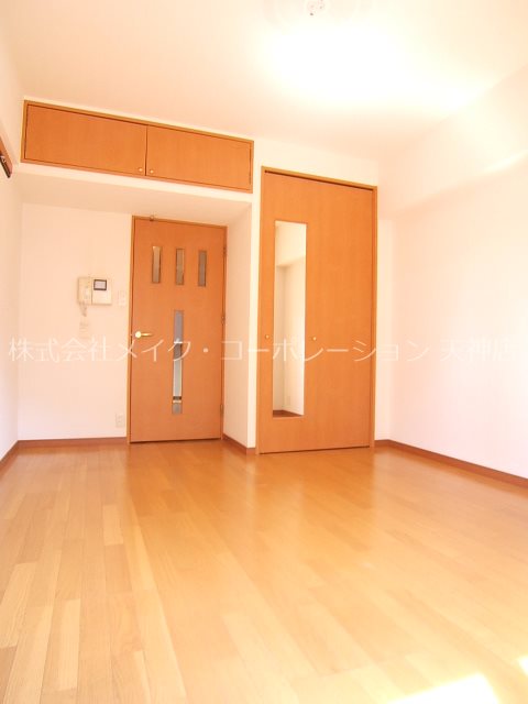 ピュアドームリージェント薬院 リビング