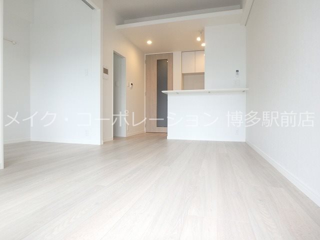 エンクレスト空港通り リビング