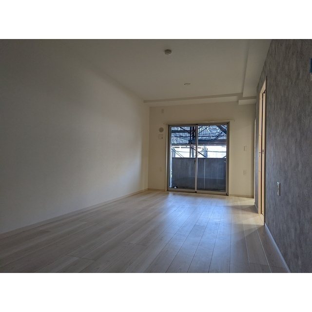 アウローラ リビング